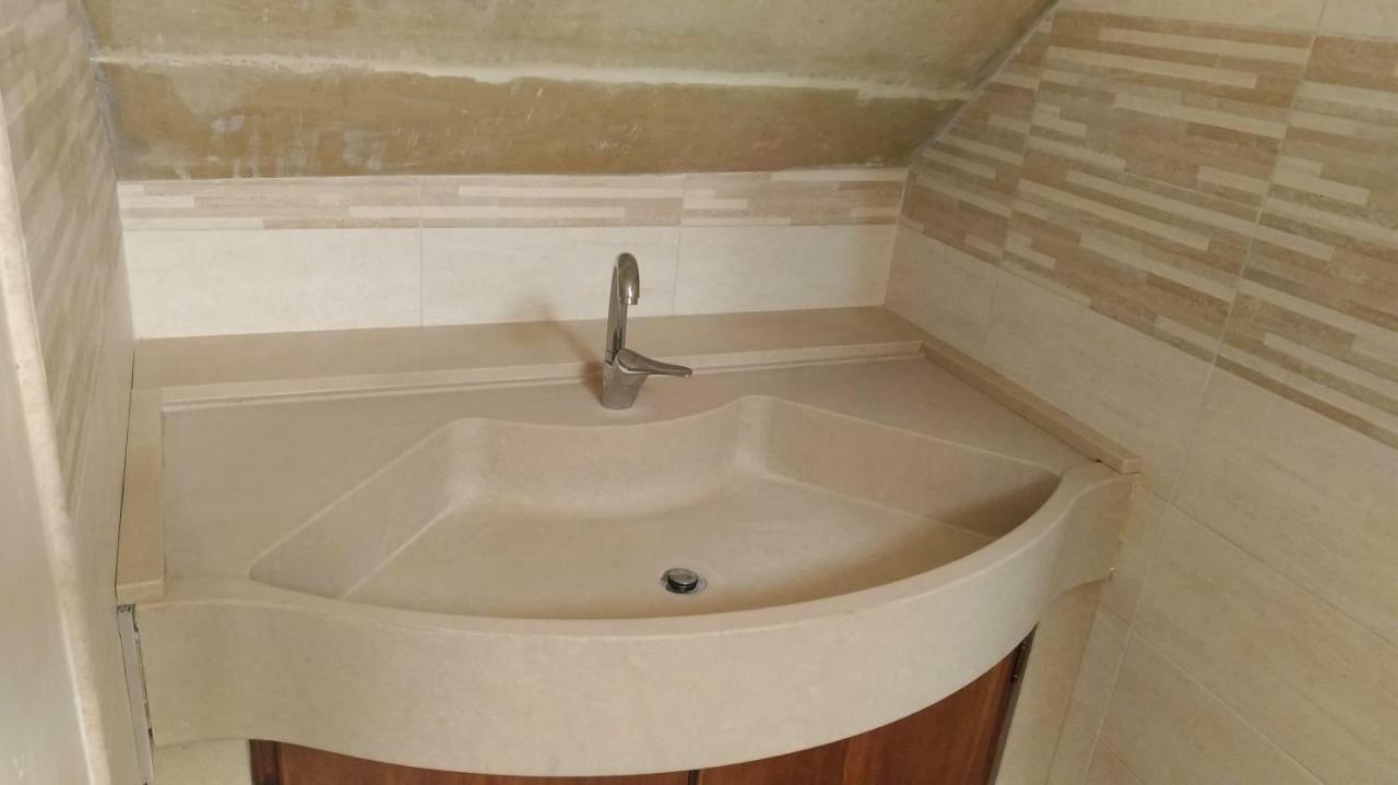 Apartmán La Terrazza Sul Castello Palmariggi Exteriér fotografie